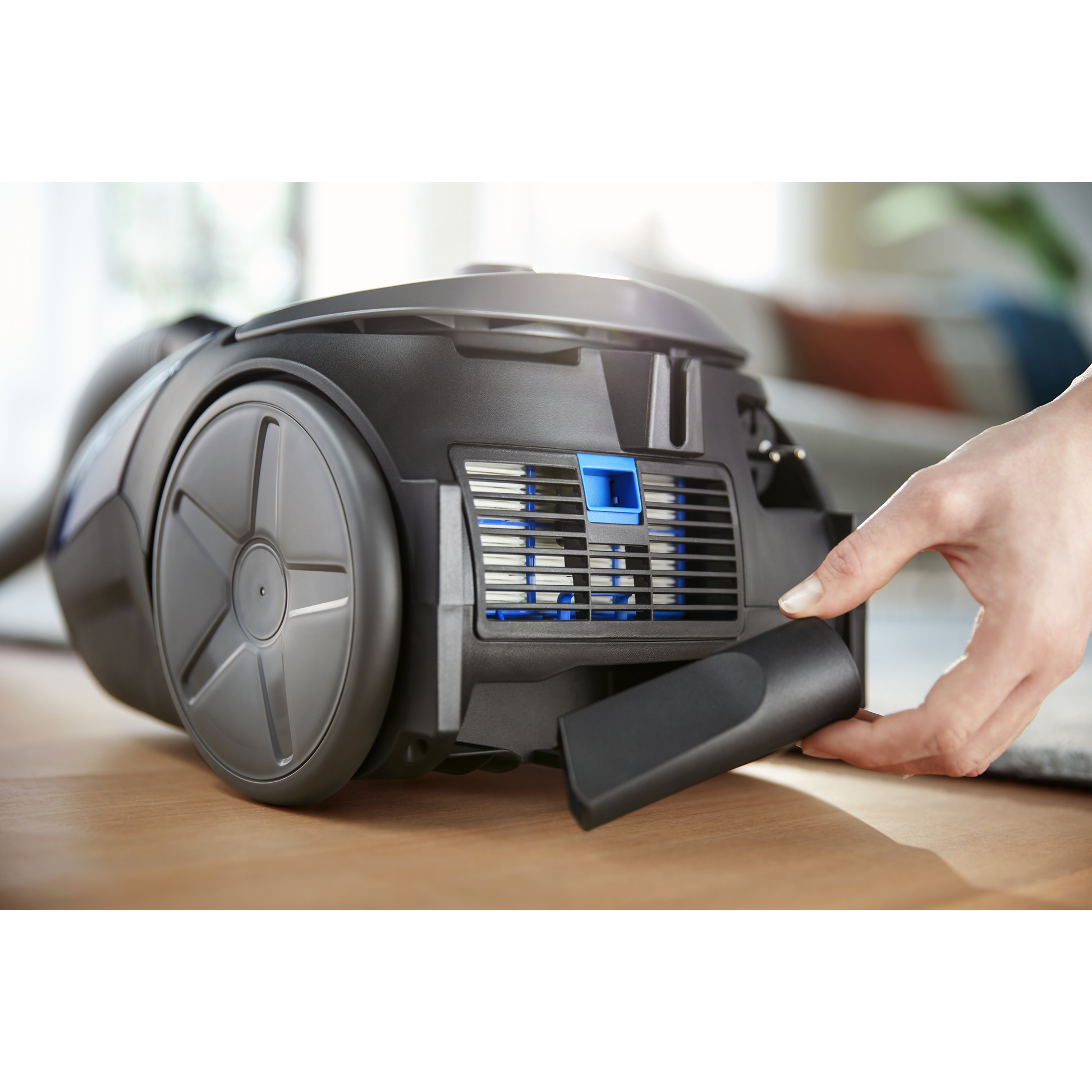 Philips PowerGo FC8242/09 Bagged Vacuum Cleaner with Allergy Filter, 900W