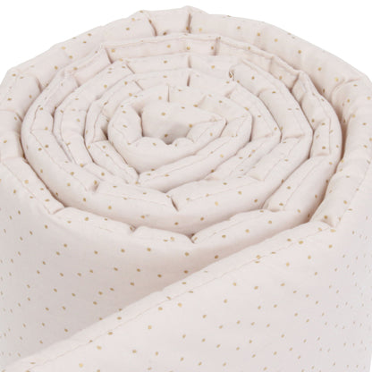 https://babybay.de/media/da/dd/7c/1756892403/babybay-gitterschutz-organic-cotton-royal-beige-glitzerpunkte-gold-500860-0023226.jpg