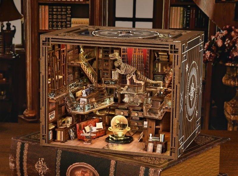 Beyond Library Max DIY Book Nook – Miniature Wooden Library