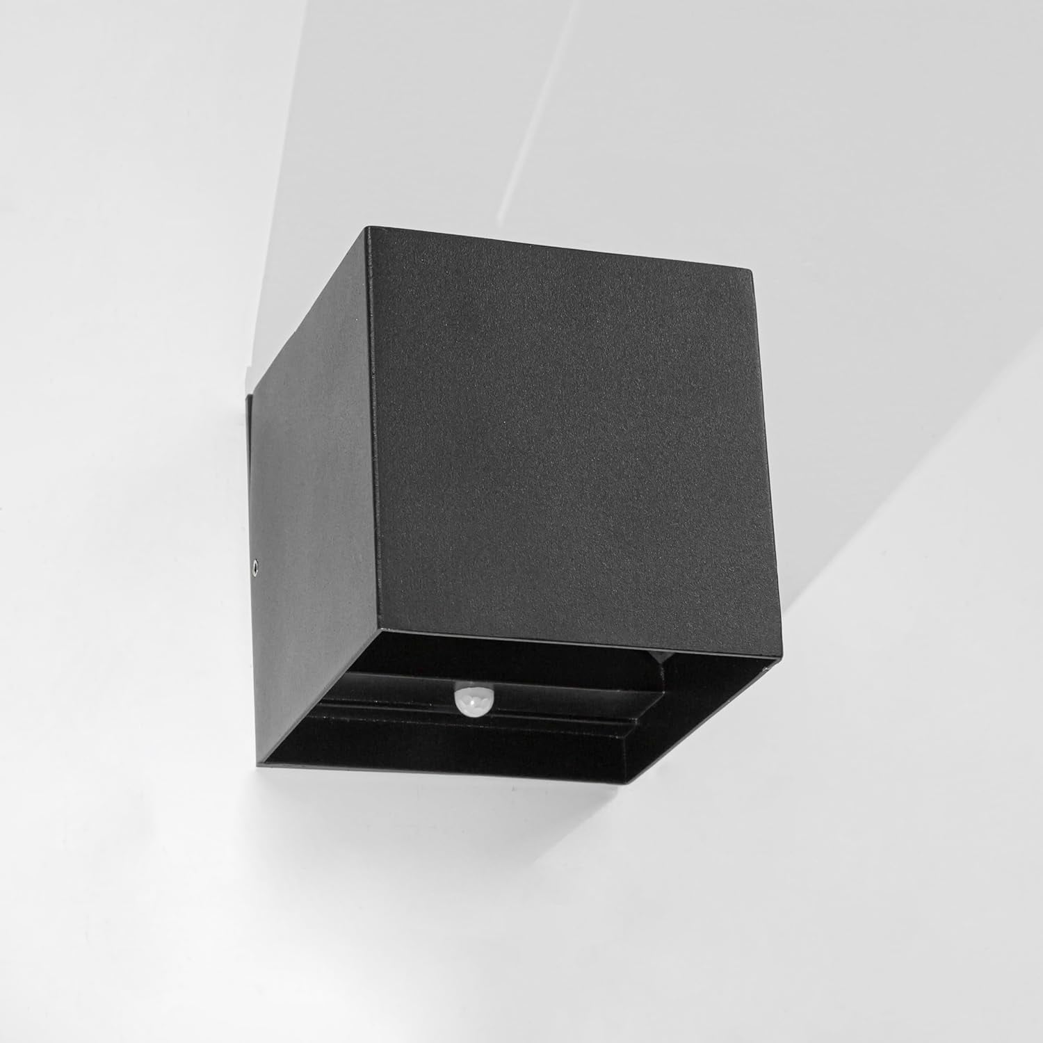 FSLiving Rechargeable LED Wall Sconce with Motion Sensor - Cordless Magnetic Mount