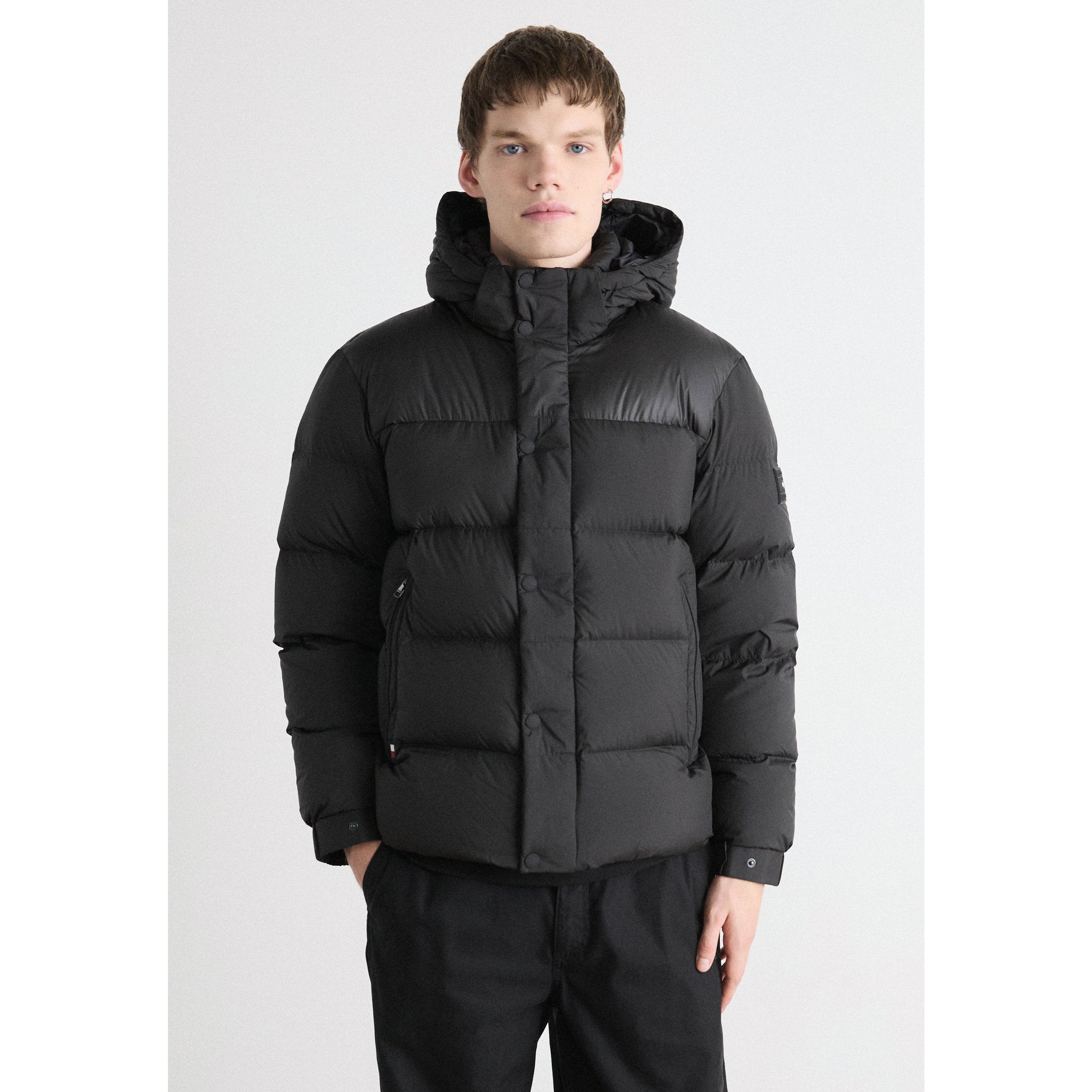 Tommy Hilfiger Men's Black Hooded Puffer Down Jacket Warm Water-Repellent Wind-Resistant