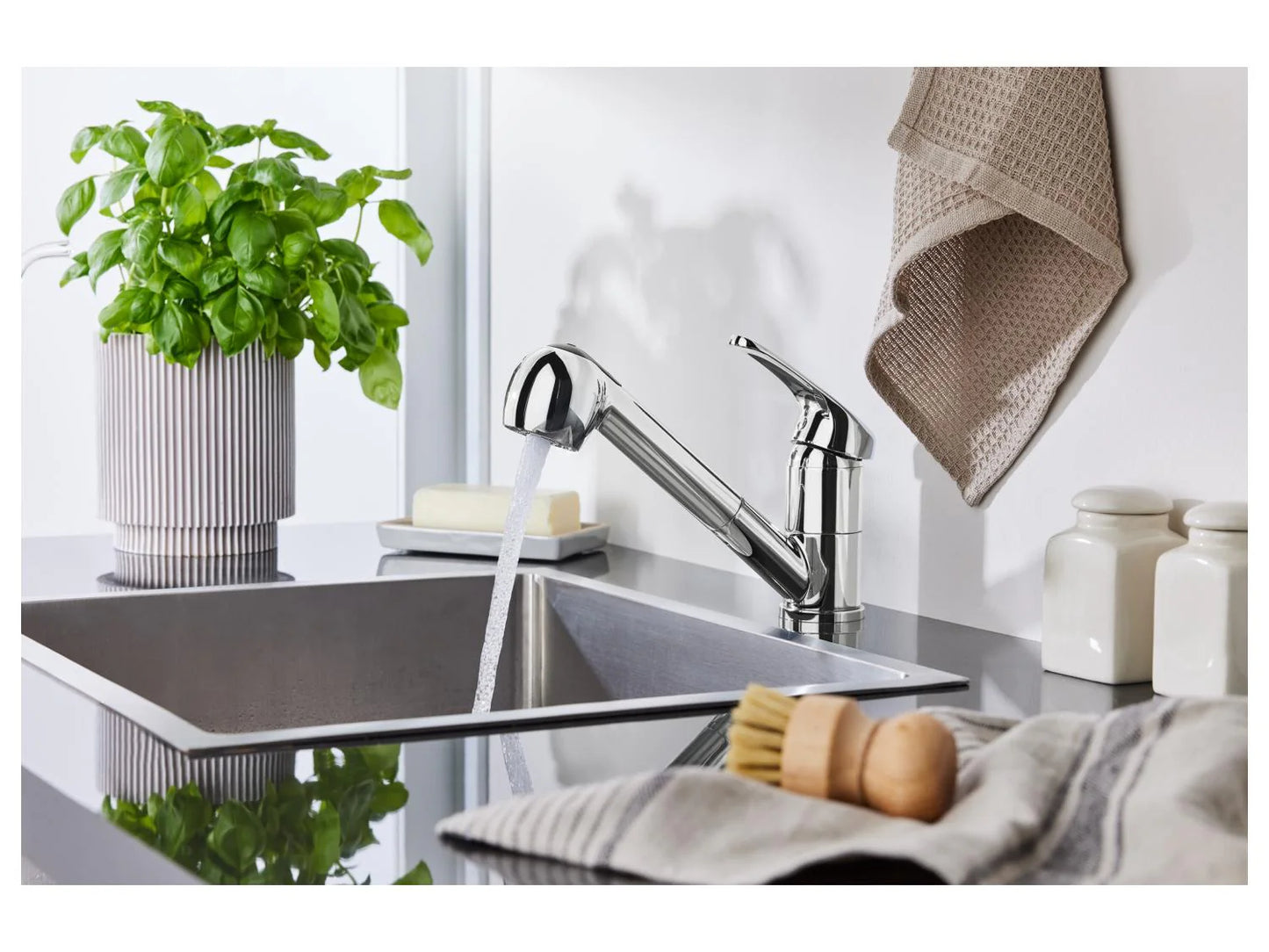 Livarno Home Single-Handle Pull-Out Kitchen Faucet