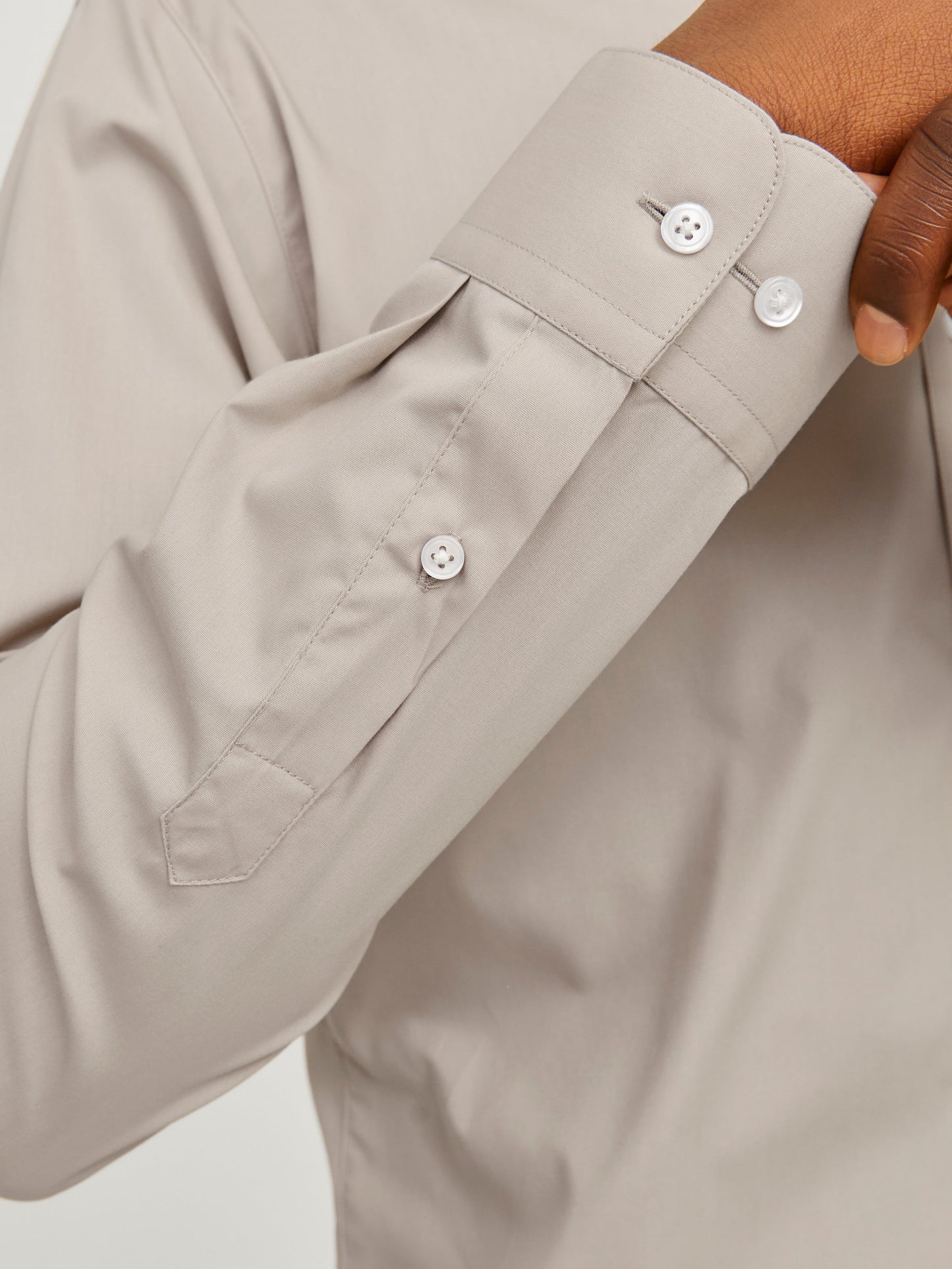 Men's Slim Fit Easy Care Dress Shirt - Versatile Style & Comfort