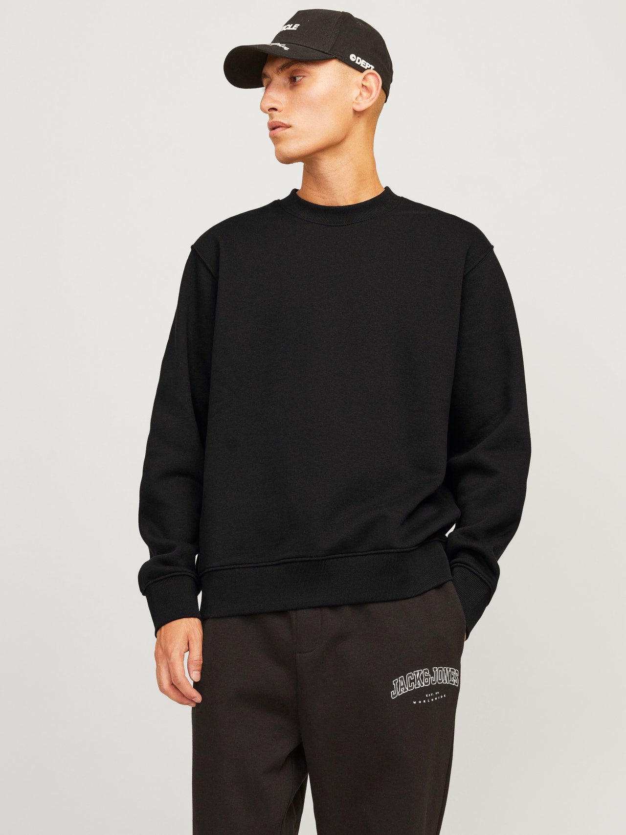 Men's Wide Fit Urban Edge Crew Neck Sweatshirt - Soft Black Fleece