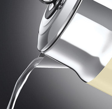 Russell Hobbs 21672-70 Retro Kettle 1.7L 2400W