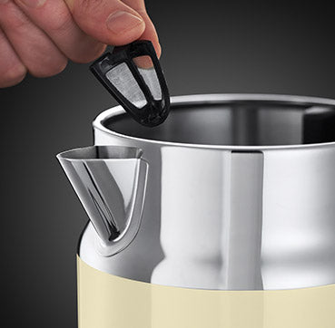 Russell Hobbs 21672-70 Retro Kettle 1.7L 2400W