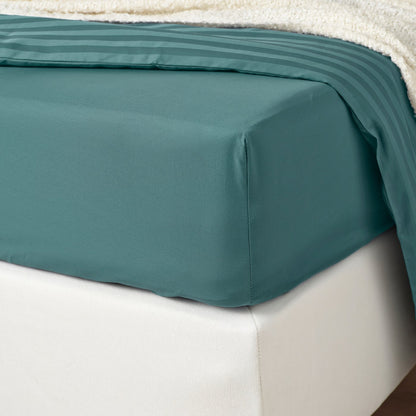https://www.ikea.com/th/en/images/products/nattjasmin-fitted-sheet-blue-green__1359156_pe954082_s5.jpg
