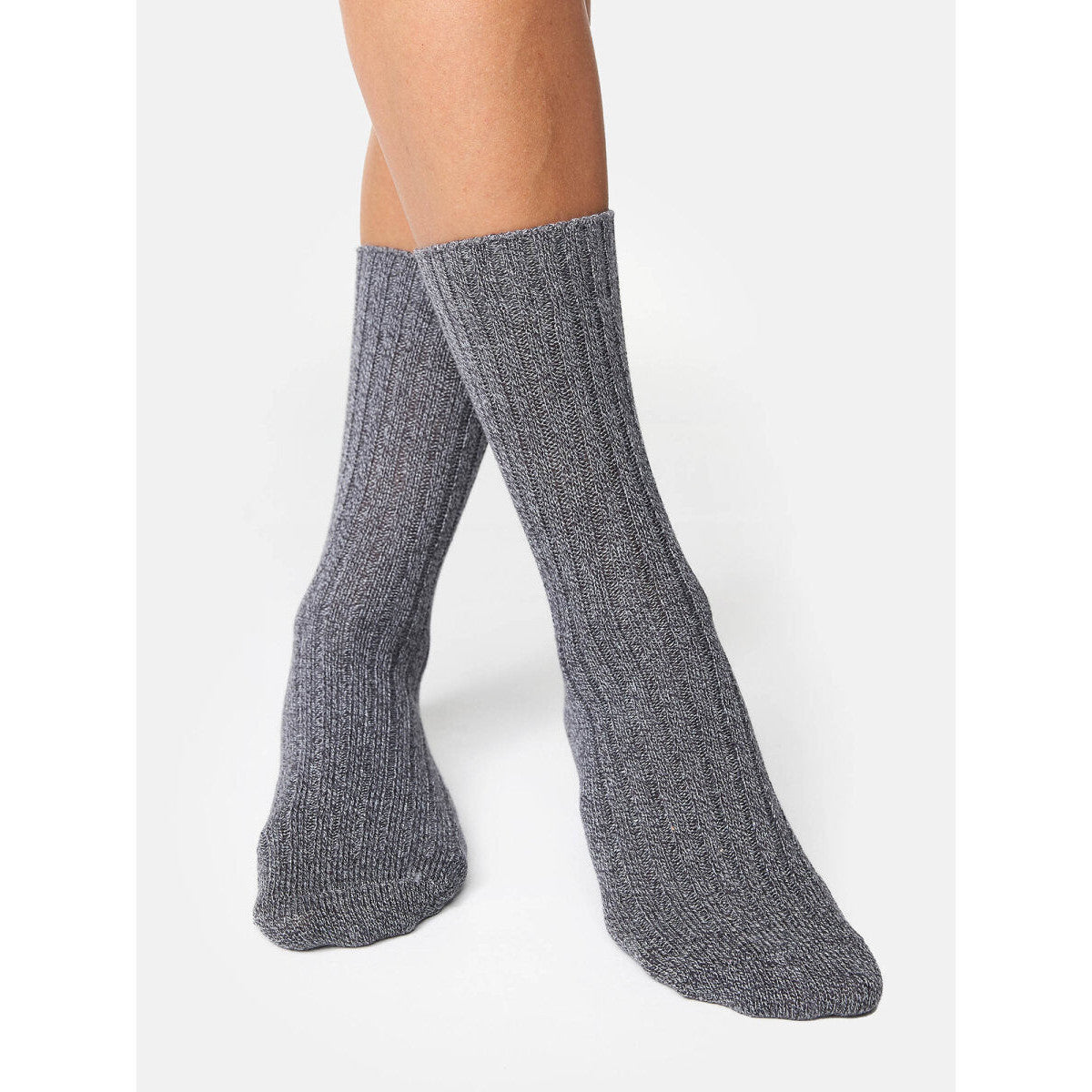 https://nurdie.de/media/image/product/119357/lg/nur-die-damen-warme-boots-socken-bambus-mittelgraumel-groesse-35-38.jpg