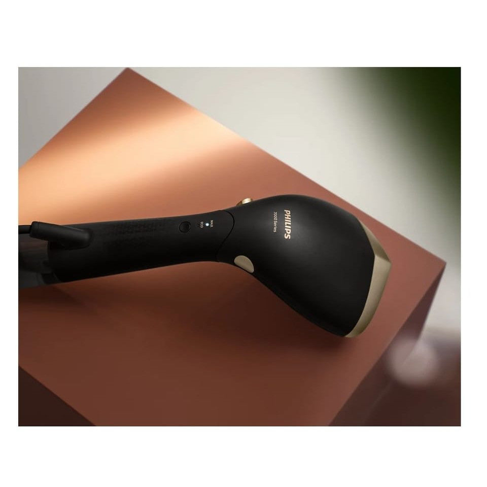 https://cdn.wasserman.eu/generated/images/s960/6783883/philips-steamer-sth7060-80-handheld-1500-w-01-02-l-28-g-min-black