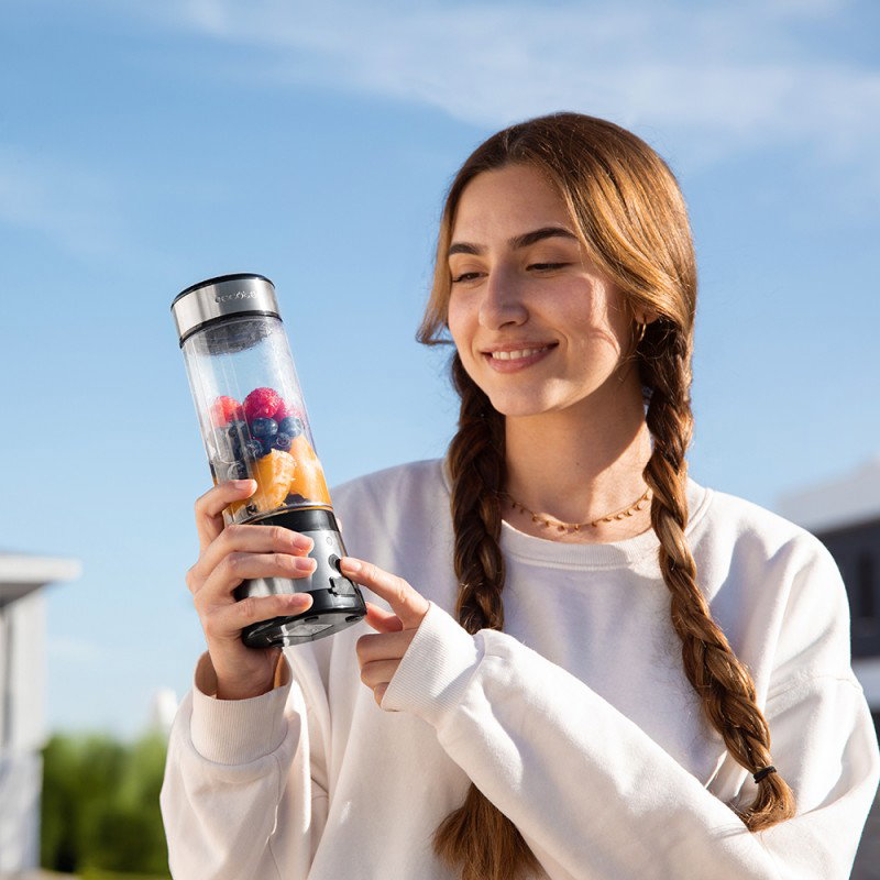 https://cdn.habitium.com/ie/4811300-large_default/portable-usb-personal-blender-126w-black-single-serve-bottle-rechargeable-battery-powered-cecotec.jpg