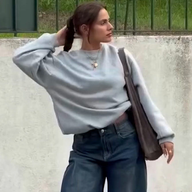 Women's Cozy Oversized Fleece Sweatshirt with Practical Pockets