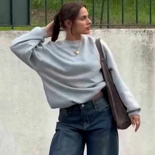 Women's Cozy Oversized Fleece Sweatshirt with Practical Pockets