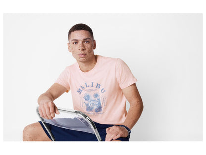https://m.baza.cn.ua/media/thumb/01/82/product-Futbolka-S-bavovnyana-z-printom-dlya-cholovika-Livergy-418248-temno-siniy-91131_0182af4445079fd906ba27d1ba6faaad.ipthumb500x696prop.jpg