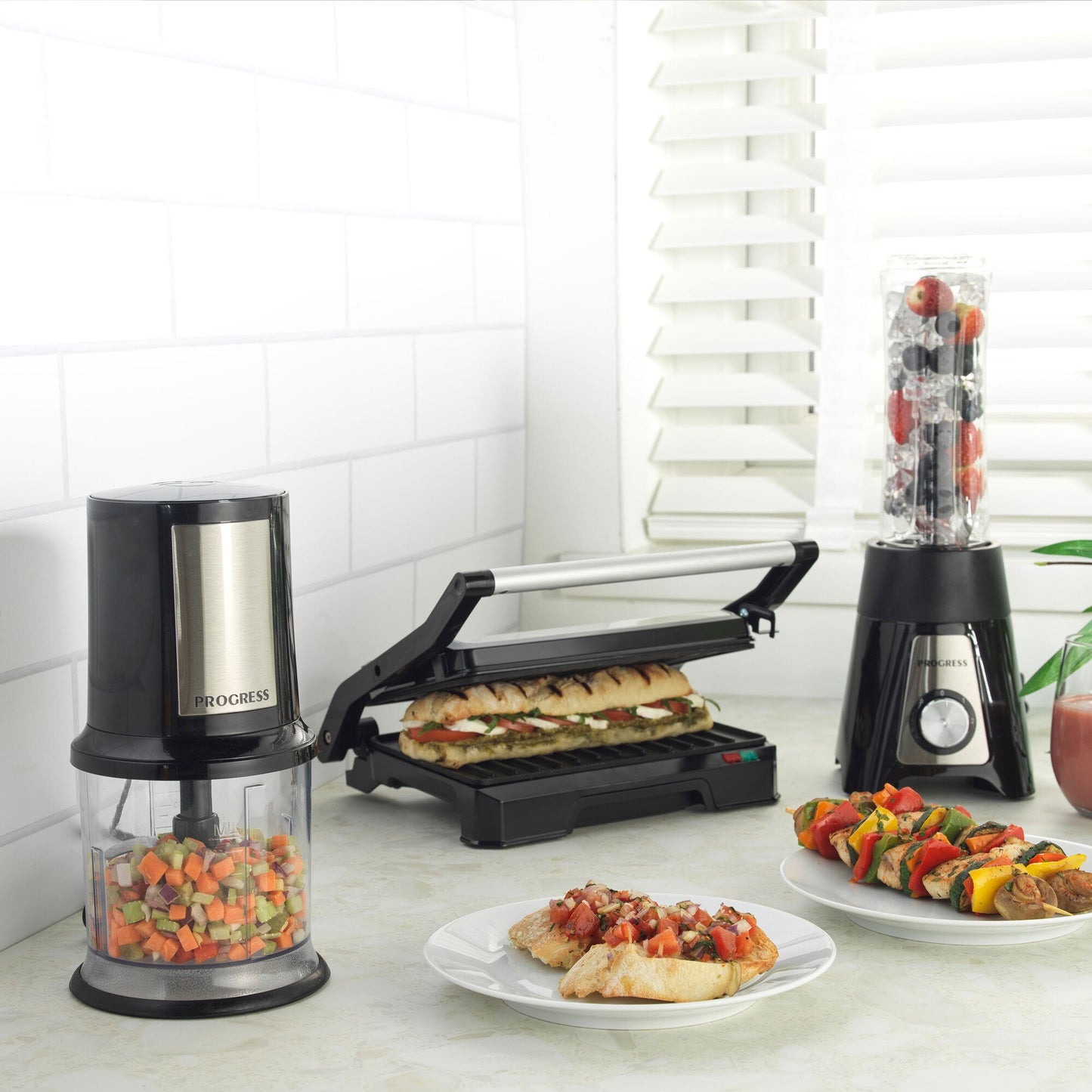 Progress Vegetable Chopper 400W 500ml Stainless Steel Blade Black