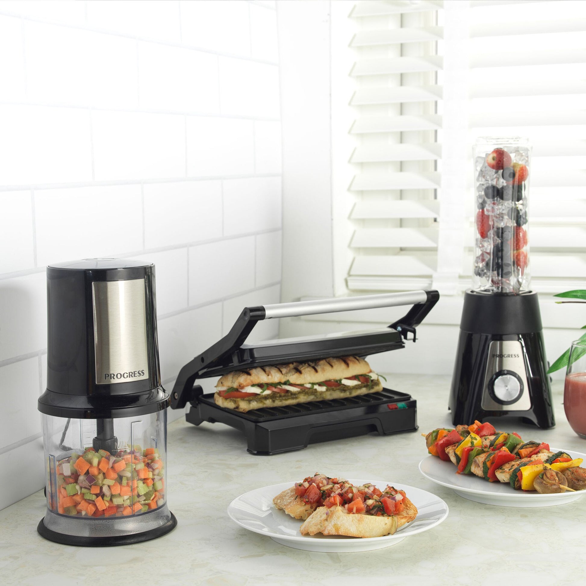 Progress Vegetable Chopper 400W 500ml Stainless Steel Blade Black
