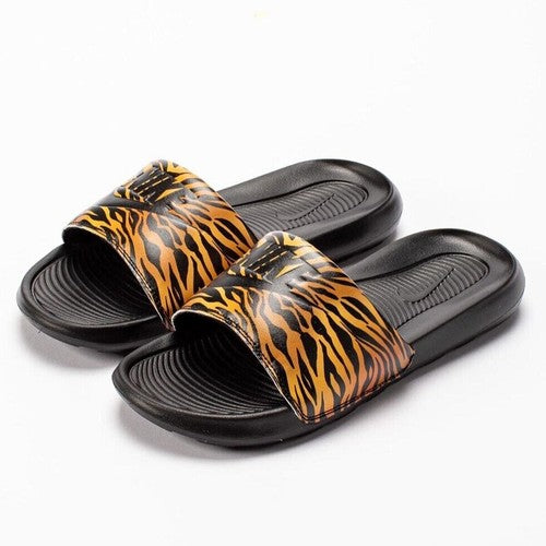 Nike Victori One Women's Animal Print Slides Size 8 Enhanced Comfort Sandals