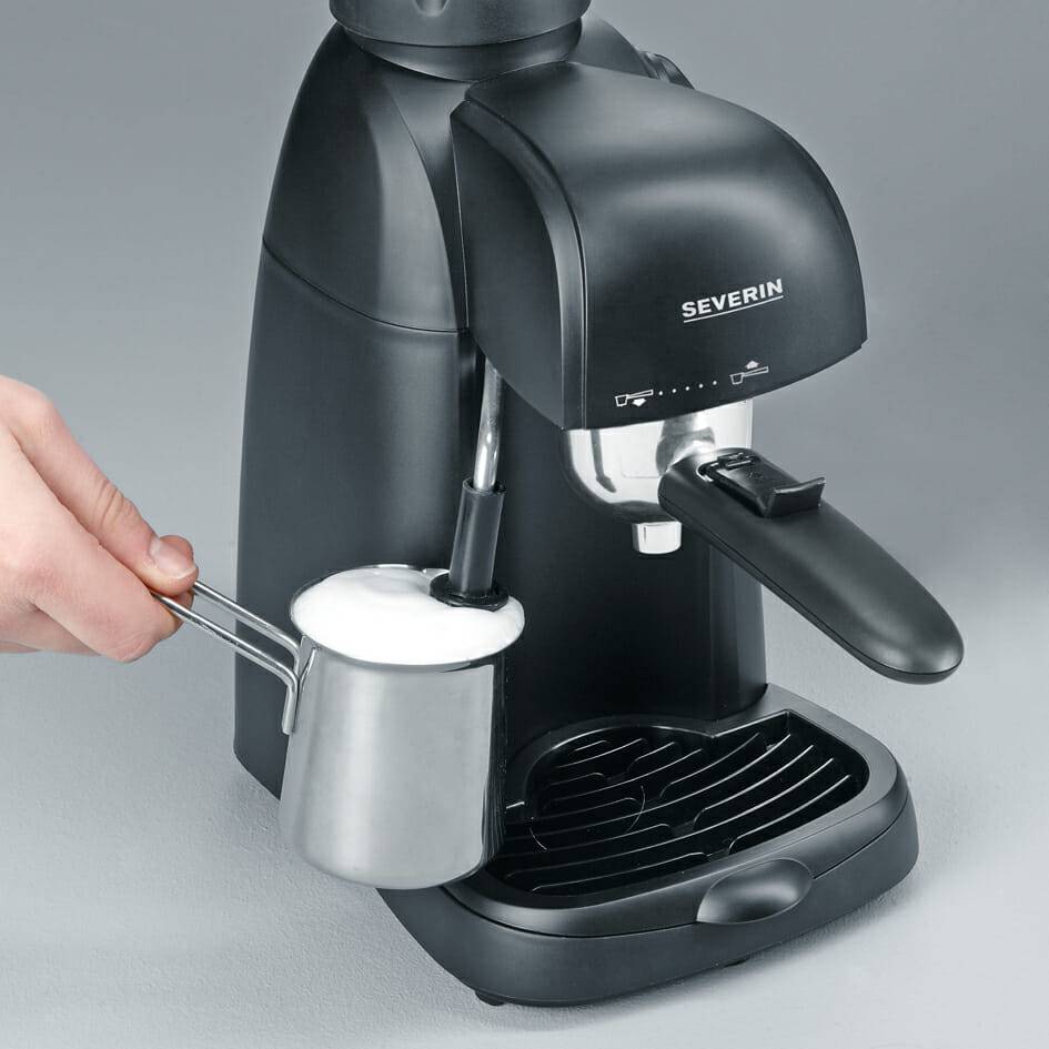 https://hariselectrichouse.com/images/detailed/134/severin-ka5978-Espressomaschine-scharz-milchaufschaeumen.jpg
