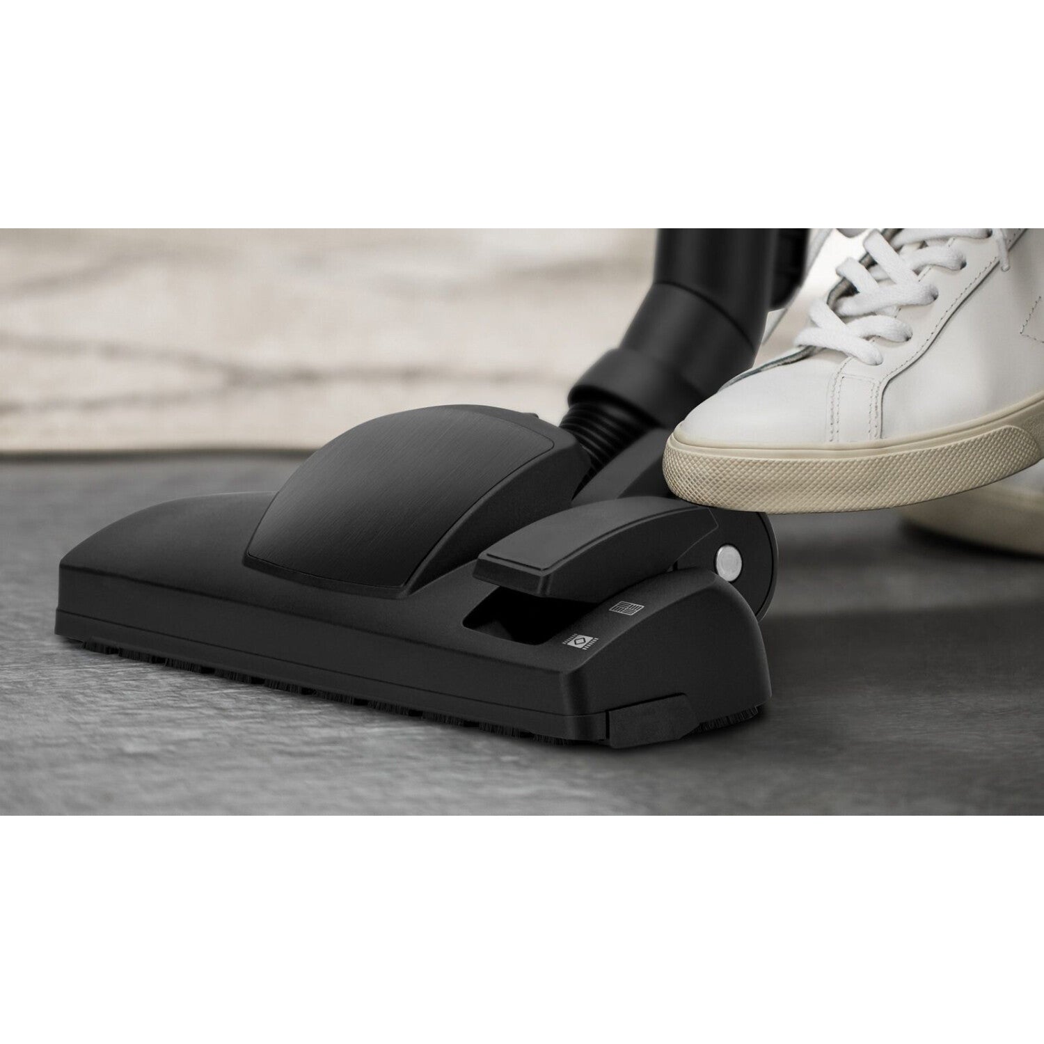 Siemens VSZ7XTRM PowerProtect Bagged Cylinder Vacuum Cleaner with HEPA Filter