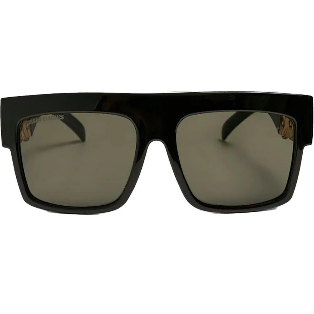 https://www.tradeinn.com/f/13845/138451786_2/urban-classics-zakynthos-avec-chaine-sunglasses.webp