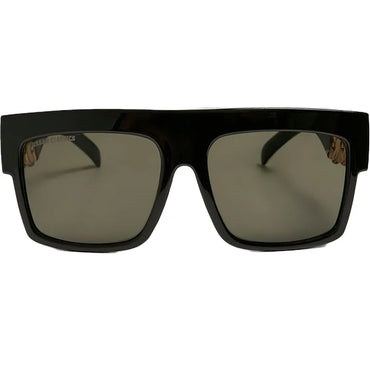 https://www.tradeinn.com/f/13845/138451786_2/urban-classics-zakynthos-avec-chaine-sunglasses.webp
