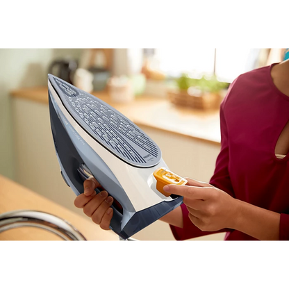 Philips Azur 7000 Series DST7020/20 Powerful Steam Iron