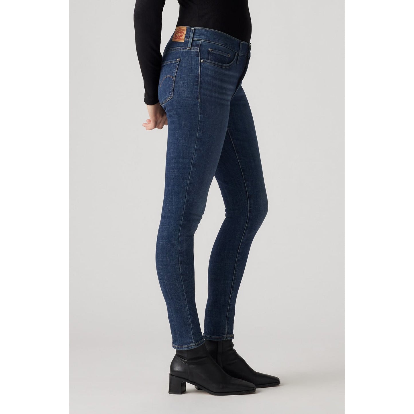 Levi's Women's 311 Shaping Skinny Jeans: Sculpting Stretch Denim, Tummy-Slimming Fit